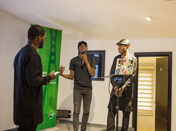 Olawuyi telling everyone his story while Prosper and Codebeast look on in awe. 